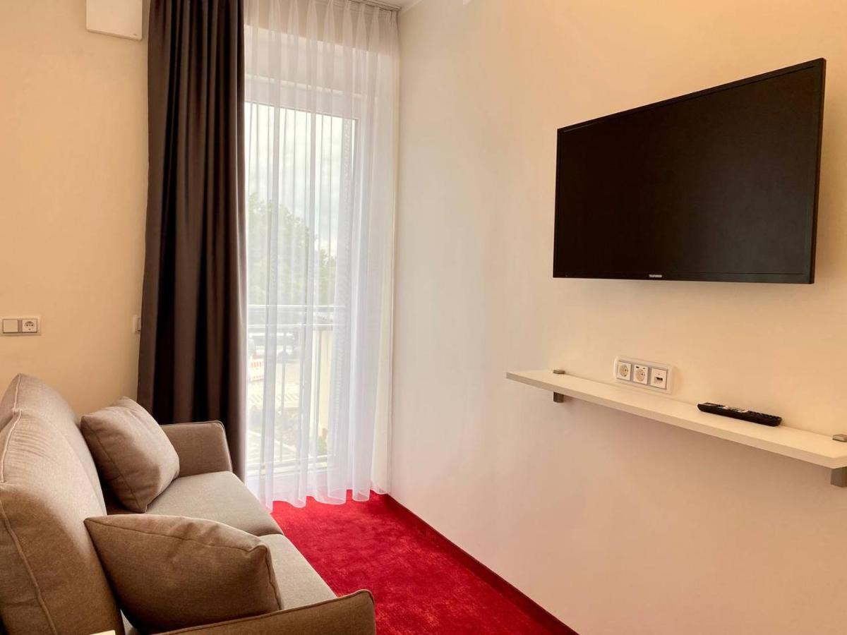 Standard Family Room,1466964971:JPEG