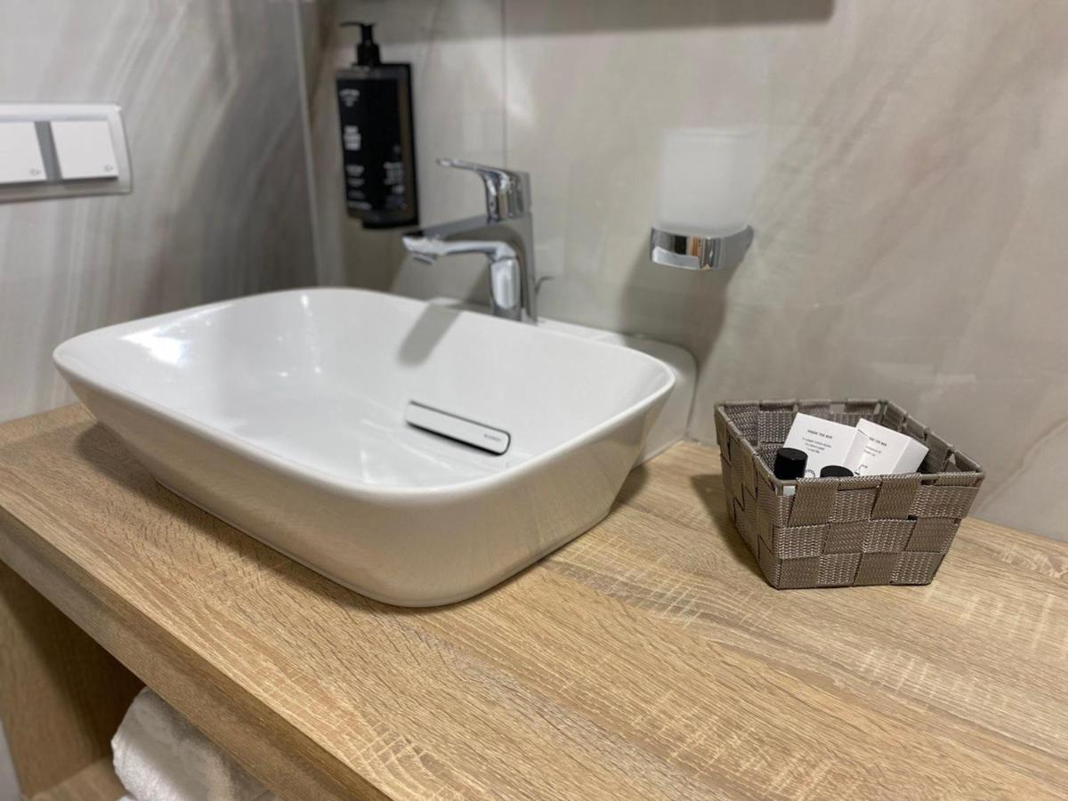 Standard Single Room,1466967155:JPEG